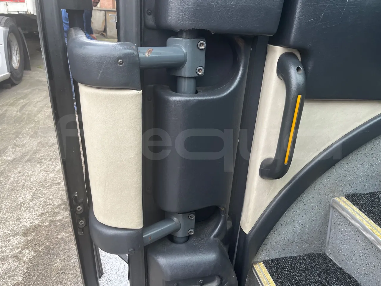 Irisbus 397 397EF3 - Euro5 - 331kW - 13mt - door mechanism photo