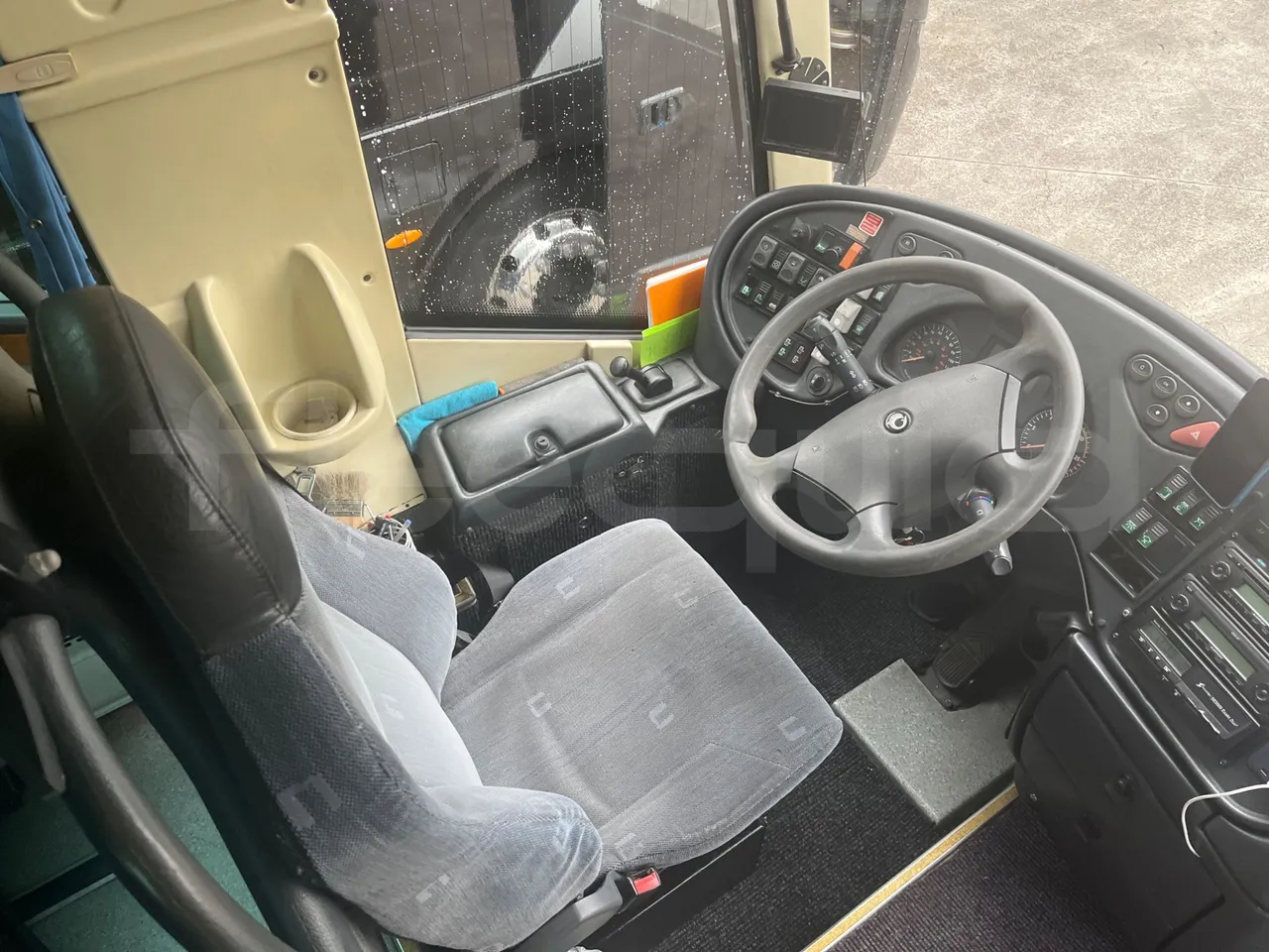 Irisbus 397 397EF3 - Euro5 - 331kW - 13mt - driver's seat photo