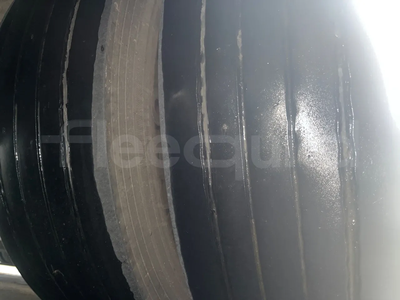Irisbus 397 397EF3 - Euro5 - 331kW - 13mt - tread condition front tires left