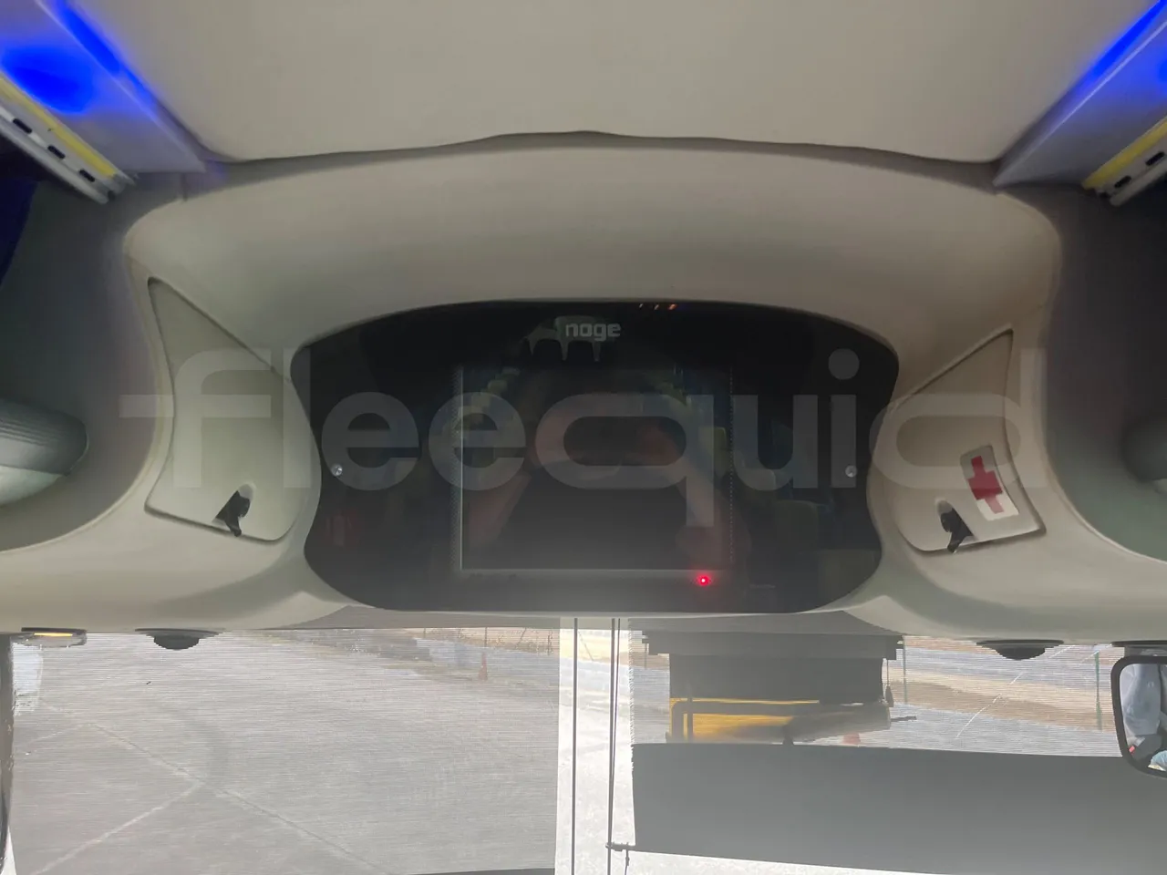 Irisbus 397 397EF3 - Euro5 - 331kW - 13mt - overhead compartments photo