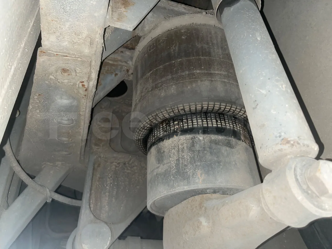 Irisbus 397 397EF3 - Euro5 - 331kW - 13mt - axle 2 shock absorbers 2 left