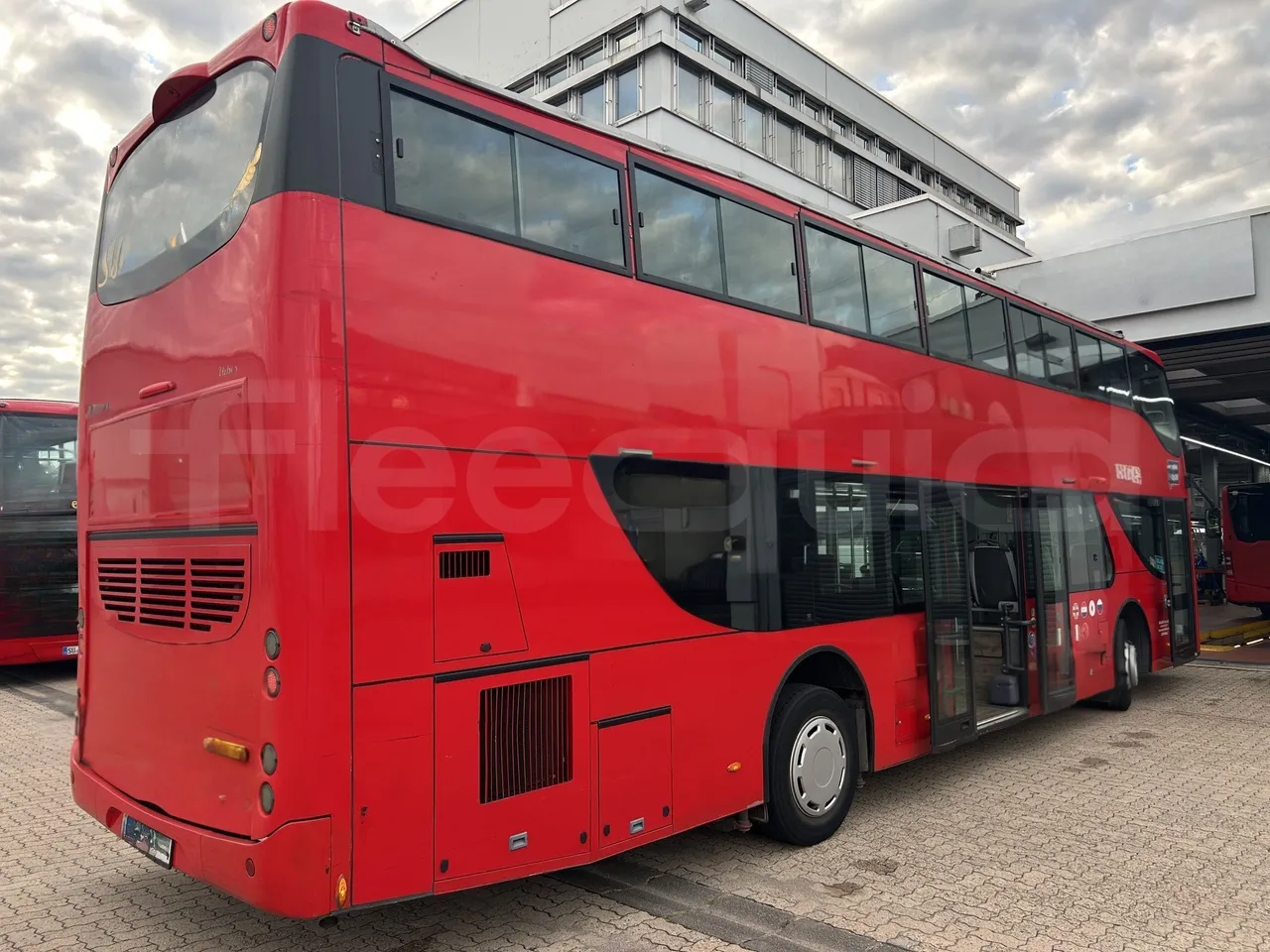 Volvo Unvi - 3/4 Rear Right Side Doors Open