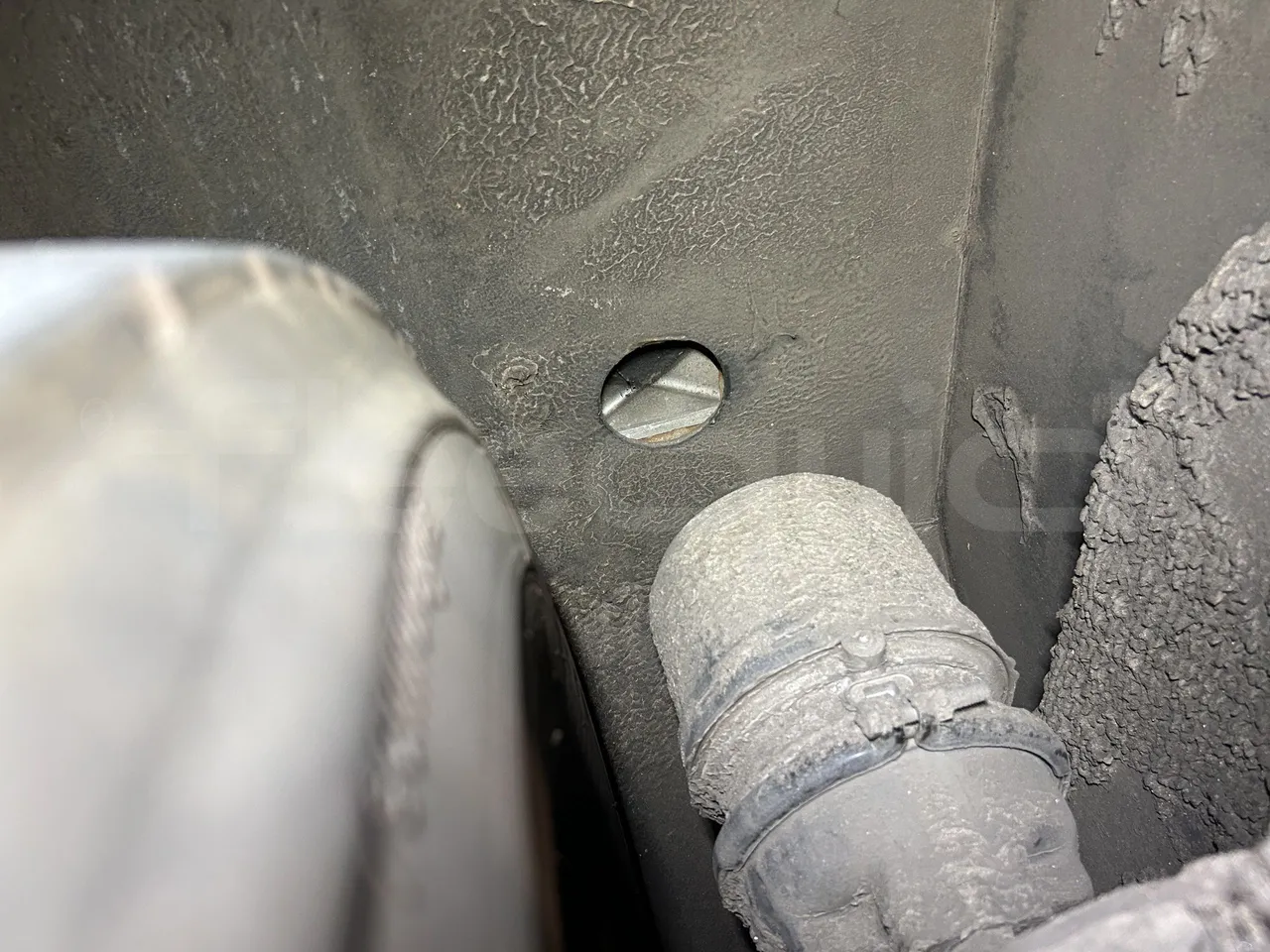 Volvo Unvi - Second Axle Caliper Brakes Right Side
