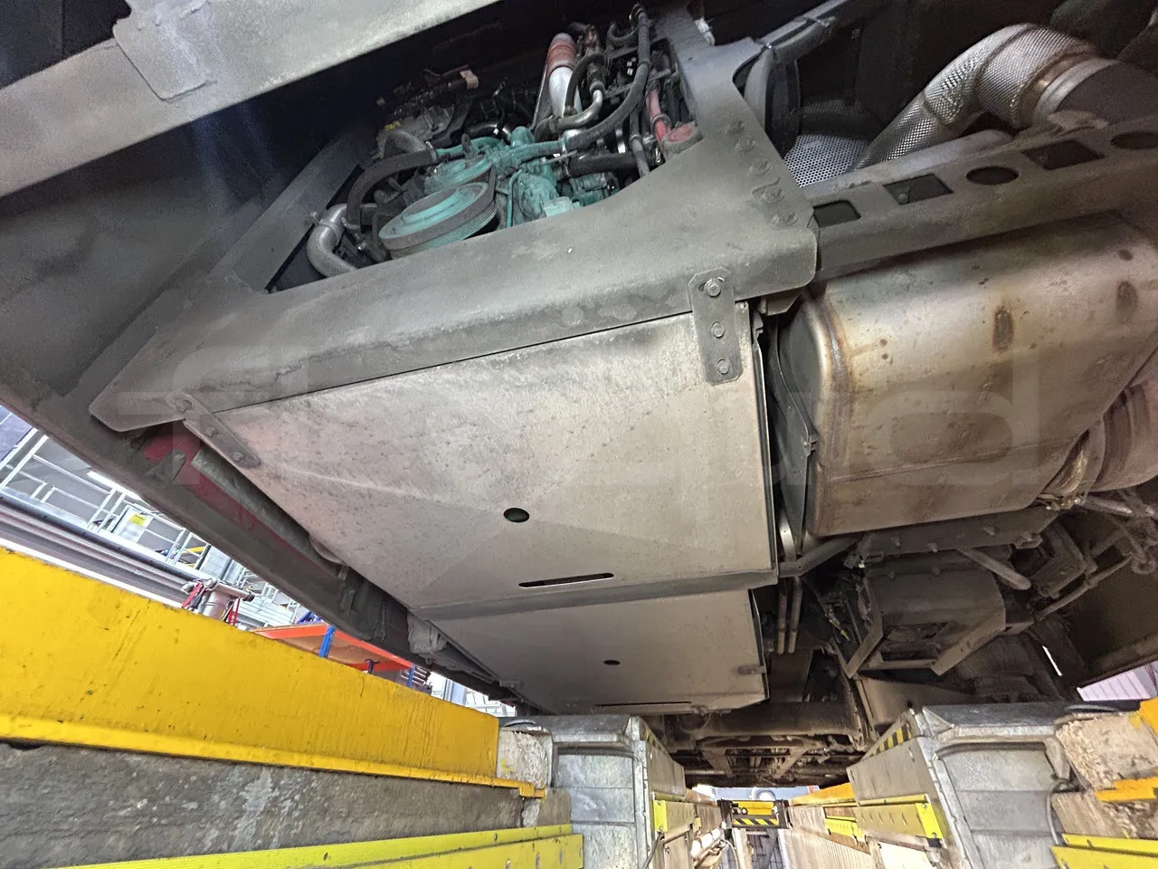 Volvo Unvi - Engine Without Protection