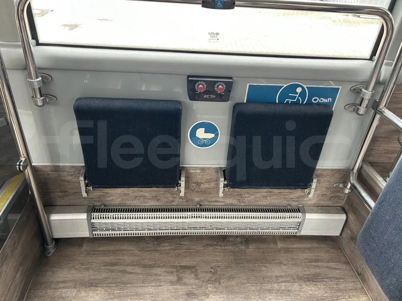 Volvo Unvi - Folding Seats
