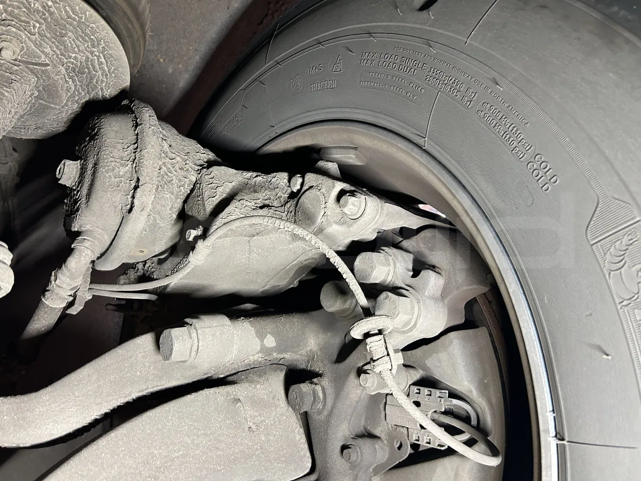 Volvo Unvi - First Axle Brake Calipers Left Side