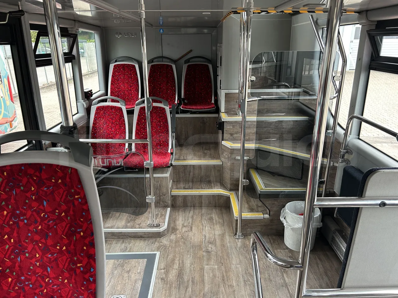 Volvo Unvi - Reverse Seats From Middle Position