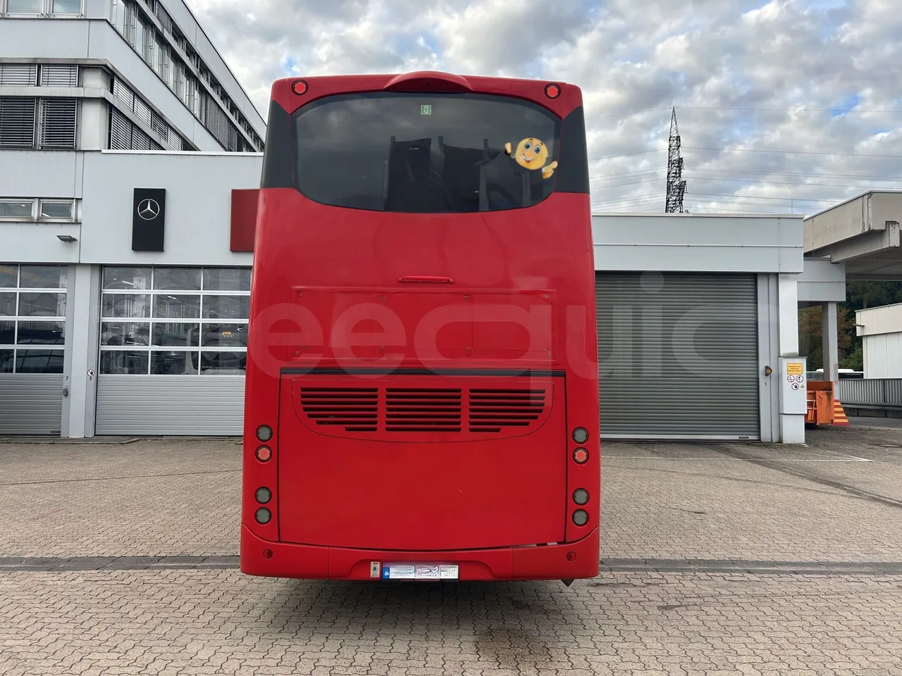 Volvo Unvi - Rear