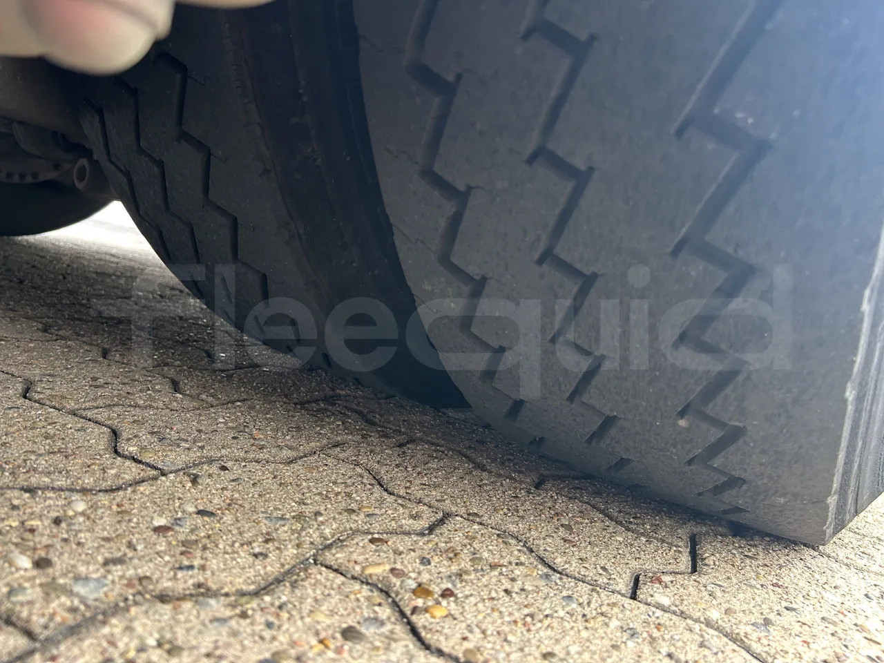 Volvo Unvi - Second Axle Left Side: Tyre Tread