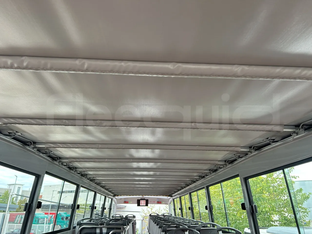 Volvo Unvi - Second Floor: Overhead Compartments