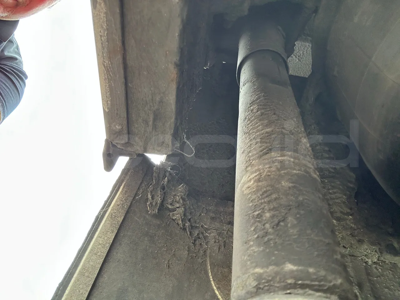 Volvo Unvi - Second Axle Second Shock Absorbers Left Side
