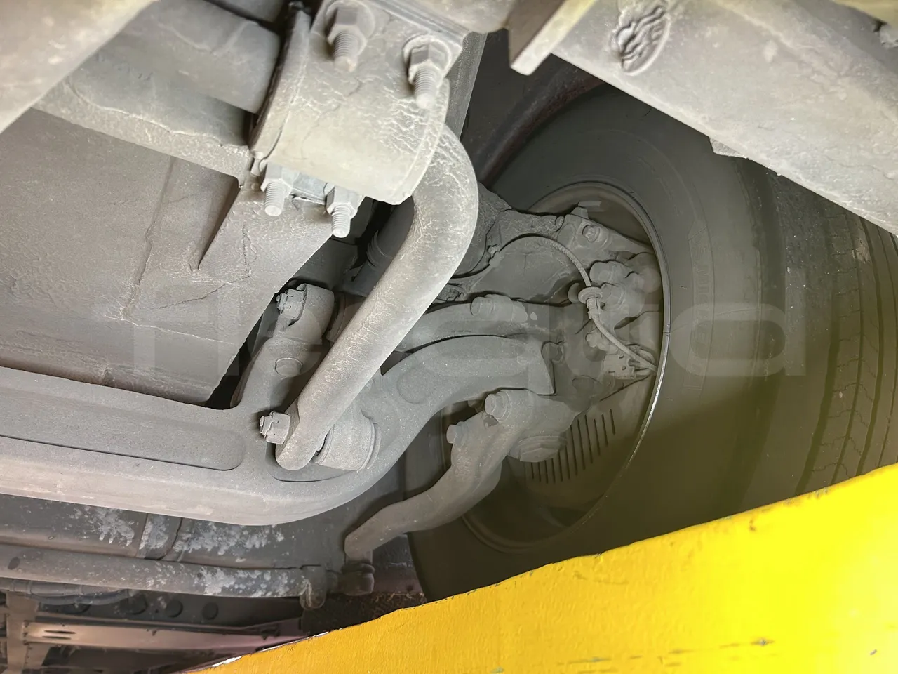 Volvo Unvi - First Axle Left Side
