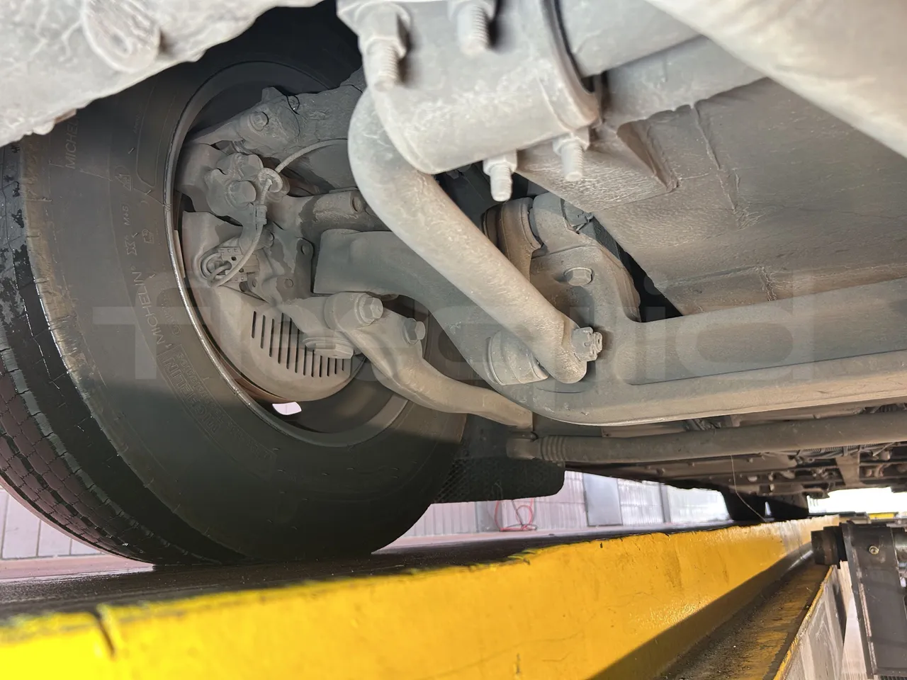 Volvo Unvi - First Axle Right Side