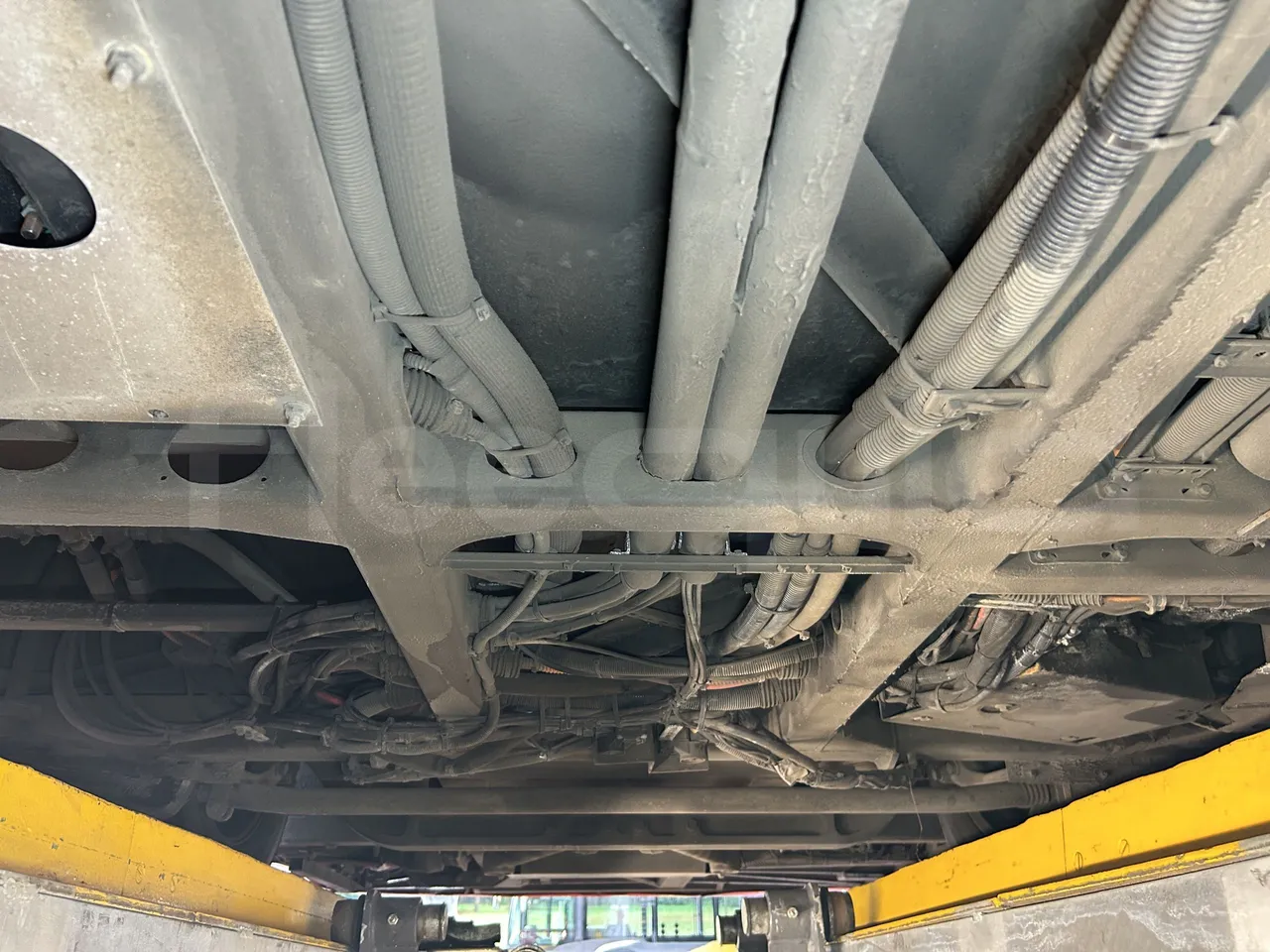 Volvo Unvi - Central Undercarriage