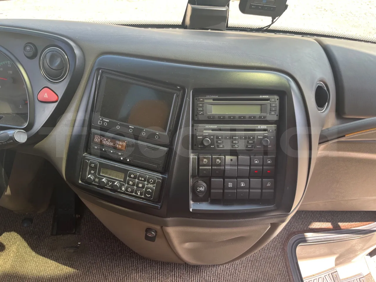 Iveco Magelys SFR2XX - EUR6 - 294kW - 12.265m - radio accessories photo