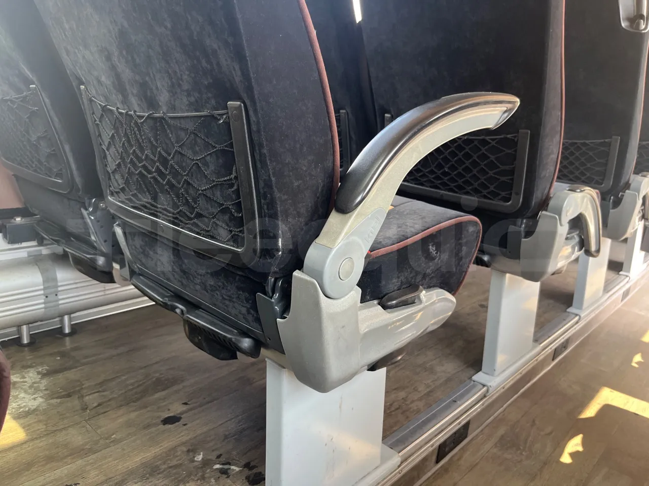 Iveco Magelys SFR2XX - EUR6 - 294kW - 12.265m - armrest detail photo