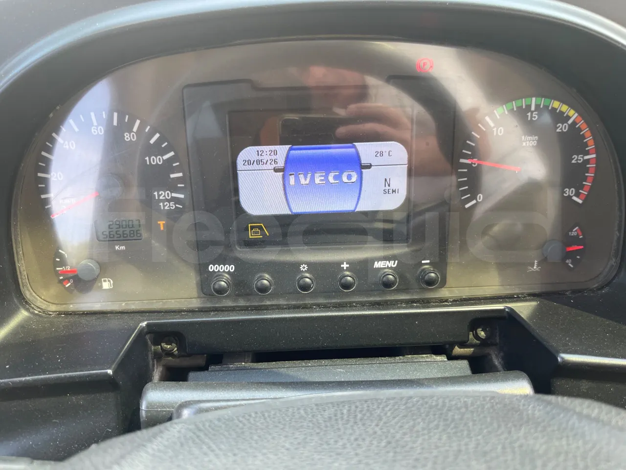 Iveco Magelys SFR2XX - EUR6 - 294kW - 12.265m - dashboard lights on