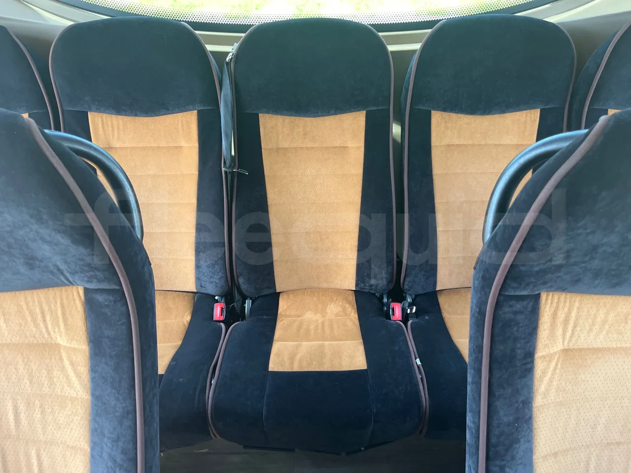 Iveco Magelys SFR2XX - EUR6 - 294kW - 12.265m - single seat detail