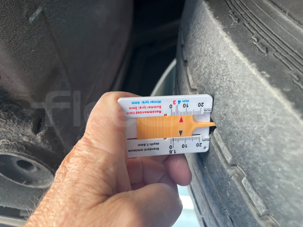 Iveco Magelys SFR2XX - EUR6 - 294kW - 12.265m - rear left tire photo