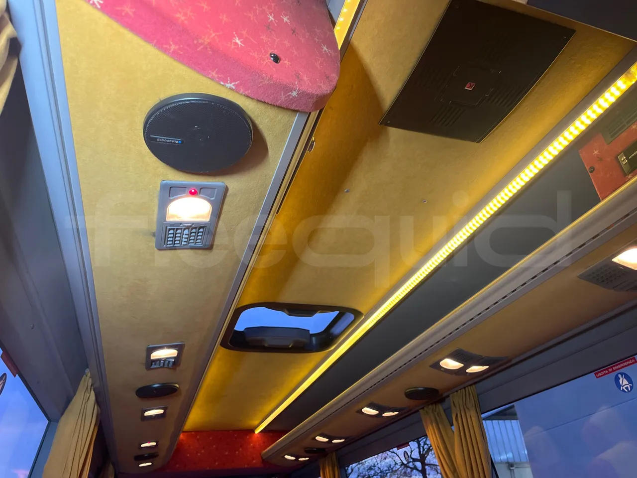 Mercedes-Benz Sprinter 416CD - EUR3 -115kW -6.945m - camera accessories photo