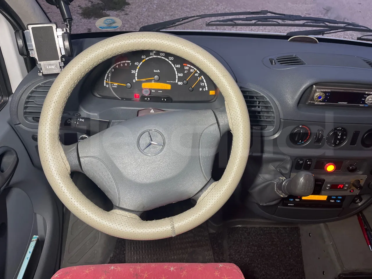 Mercedes-Benz Sprinter 416CD - EUR3 -115kW -6.945m - steering wheel photo