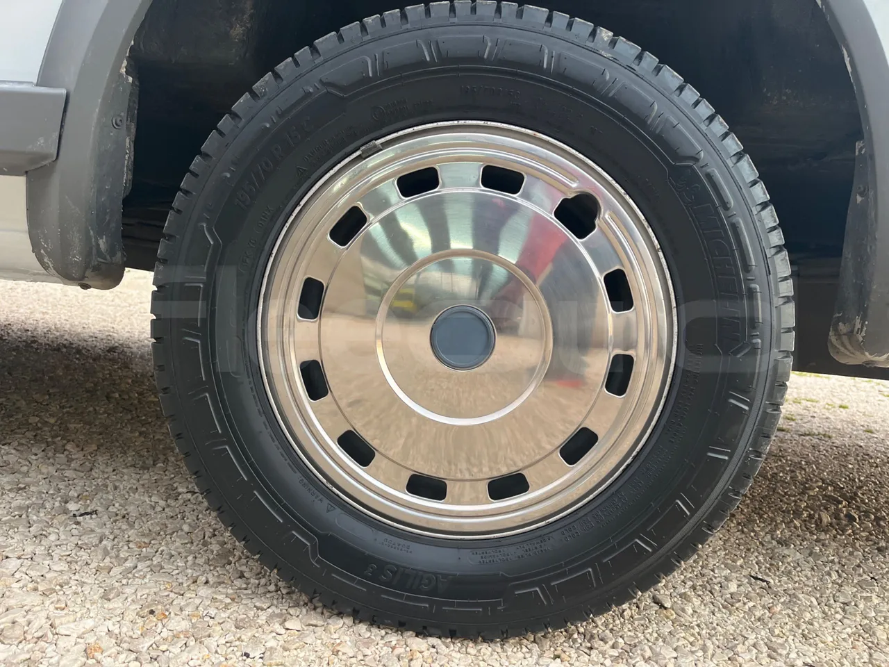 Mercedes-Benz Sprinter 416CD - EUR3 -115kW -6.945m - rear left tire photo