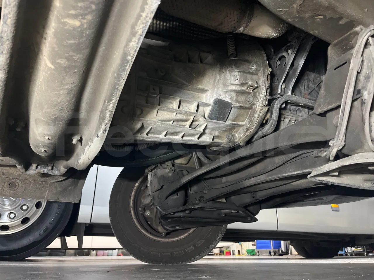 Mercedes-Benz Sprinter 416CD - EUR3 -115kW -6.945m - front axle right side