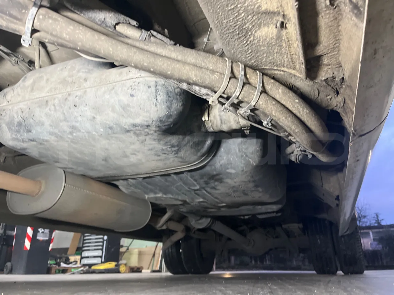 Mercedes-Benz Sprinter 416CD - EUR3 -115kW -6.945m - central undercarriage photo