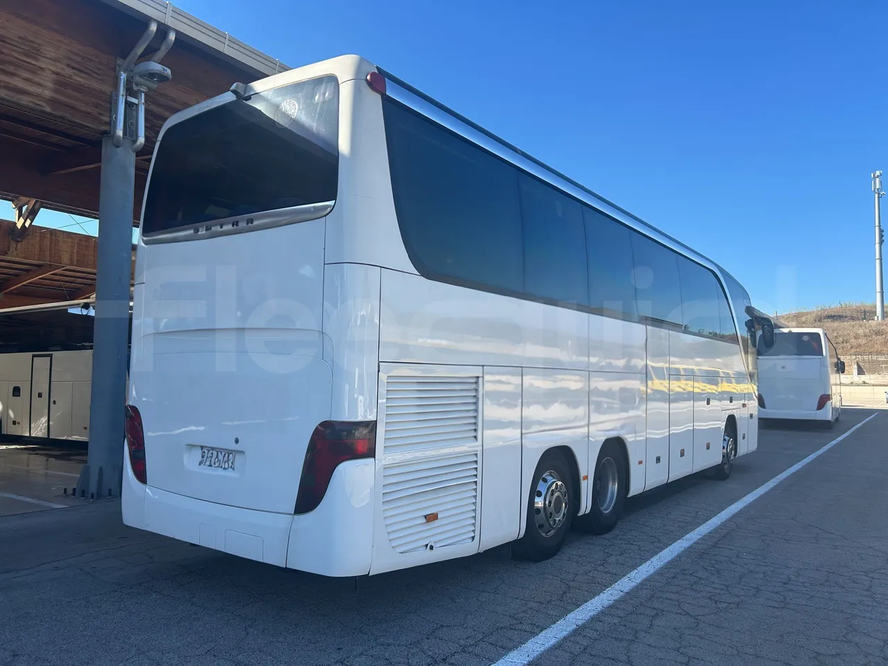 Setra S415 - 3/4 Rear Right Side