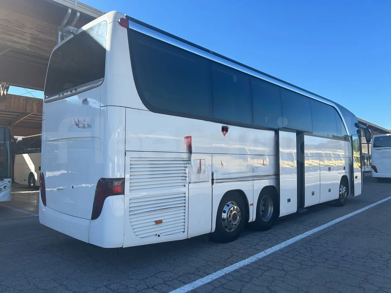 Setra S415 - 3/4 Rear Right Side Doors Open