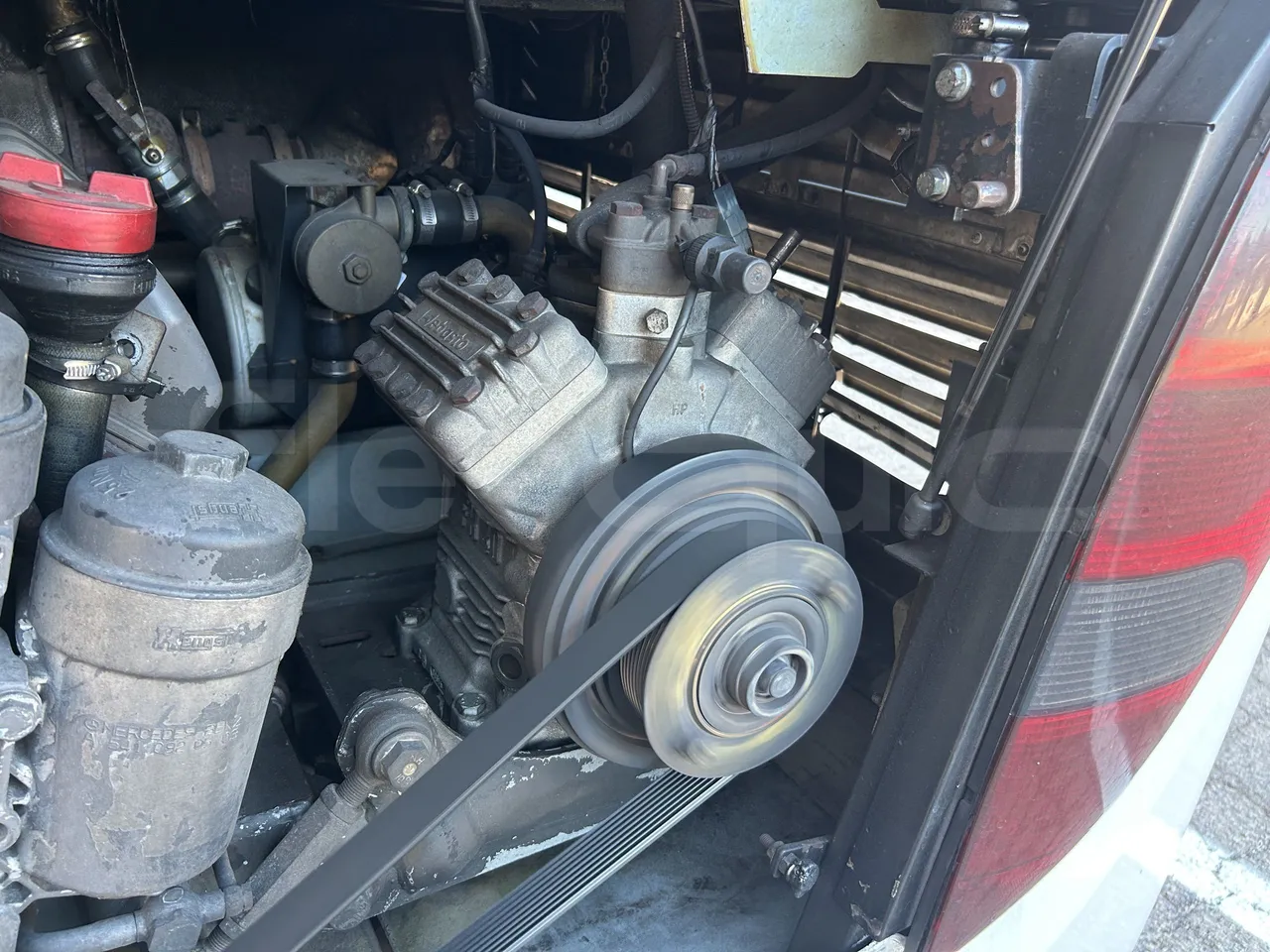Setra S415 - Air Conditioning Compressor