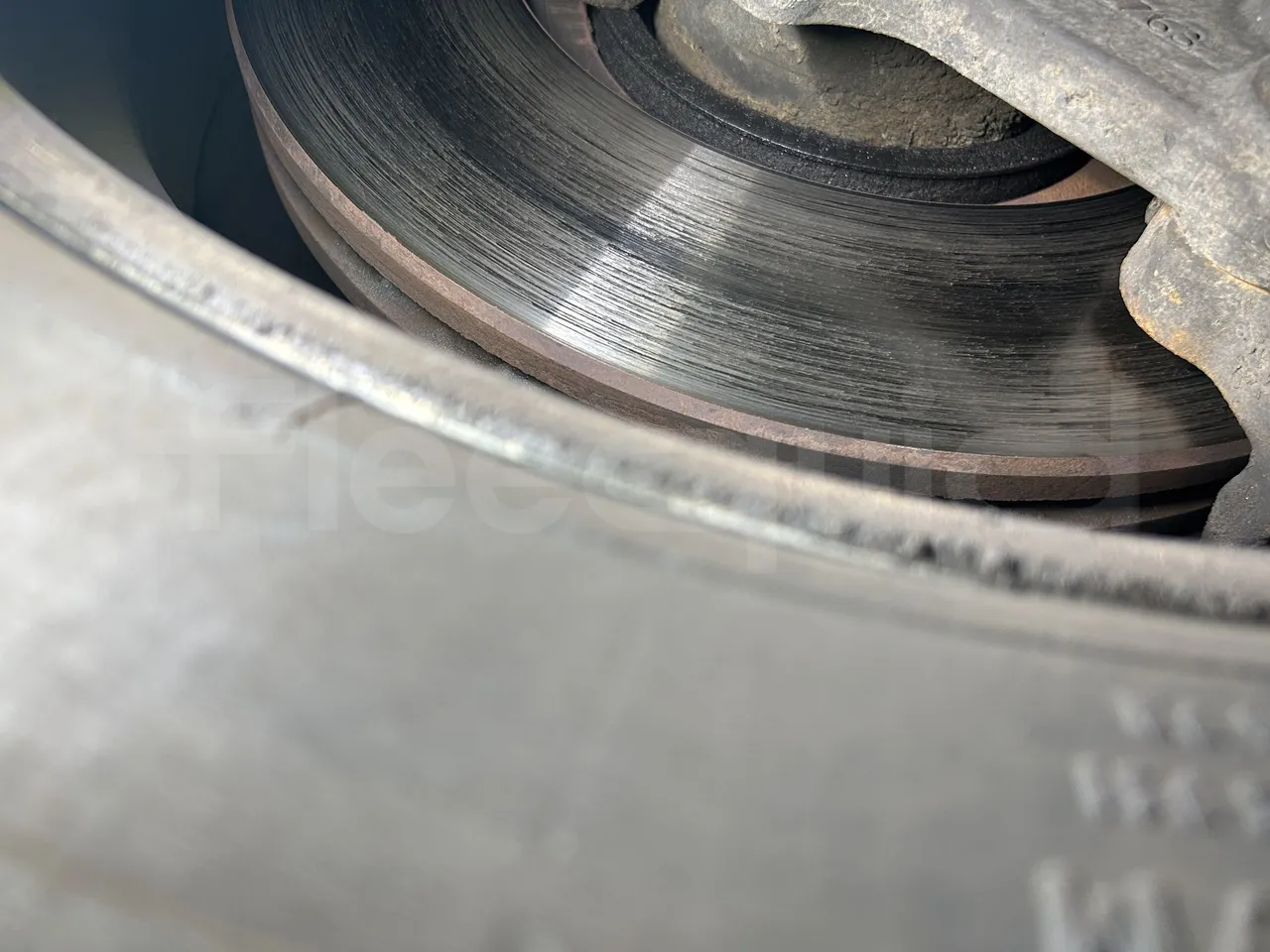 Setra S415 - Second Axle Discs Right Side