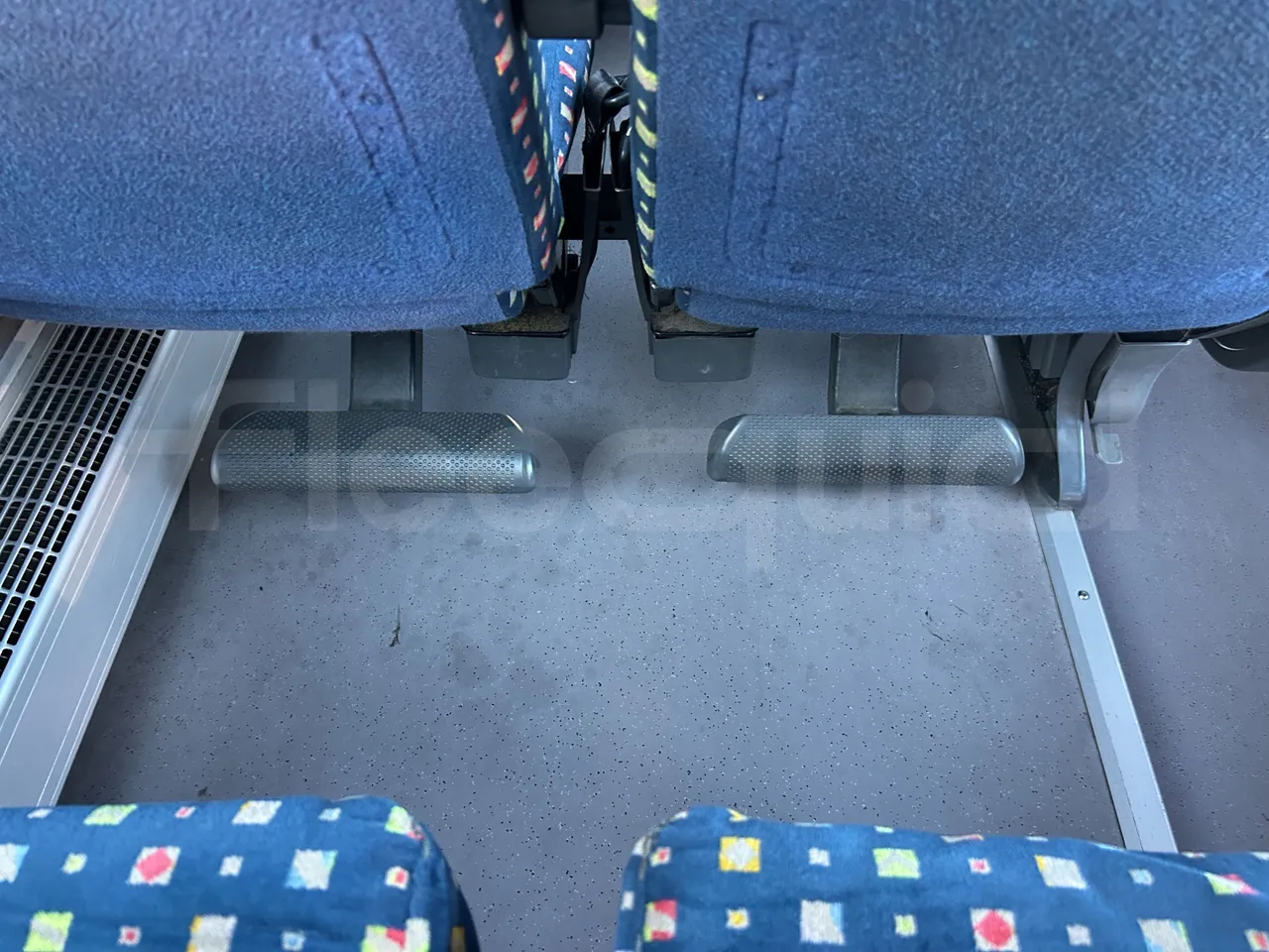 Setra S415 - Footrest