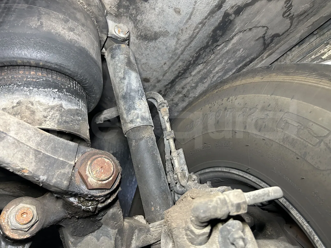 Setra S415 - First Axle Shock Absorbers Left Side