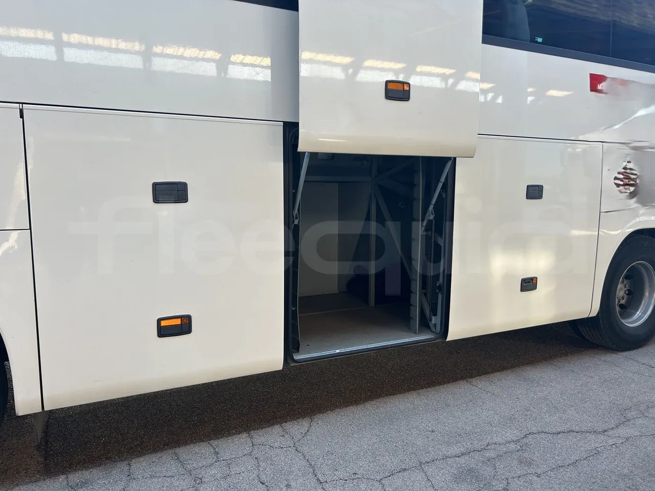 Setra S415 - Luggage Rack Left Side