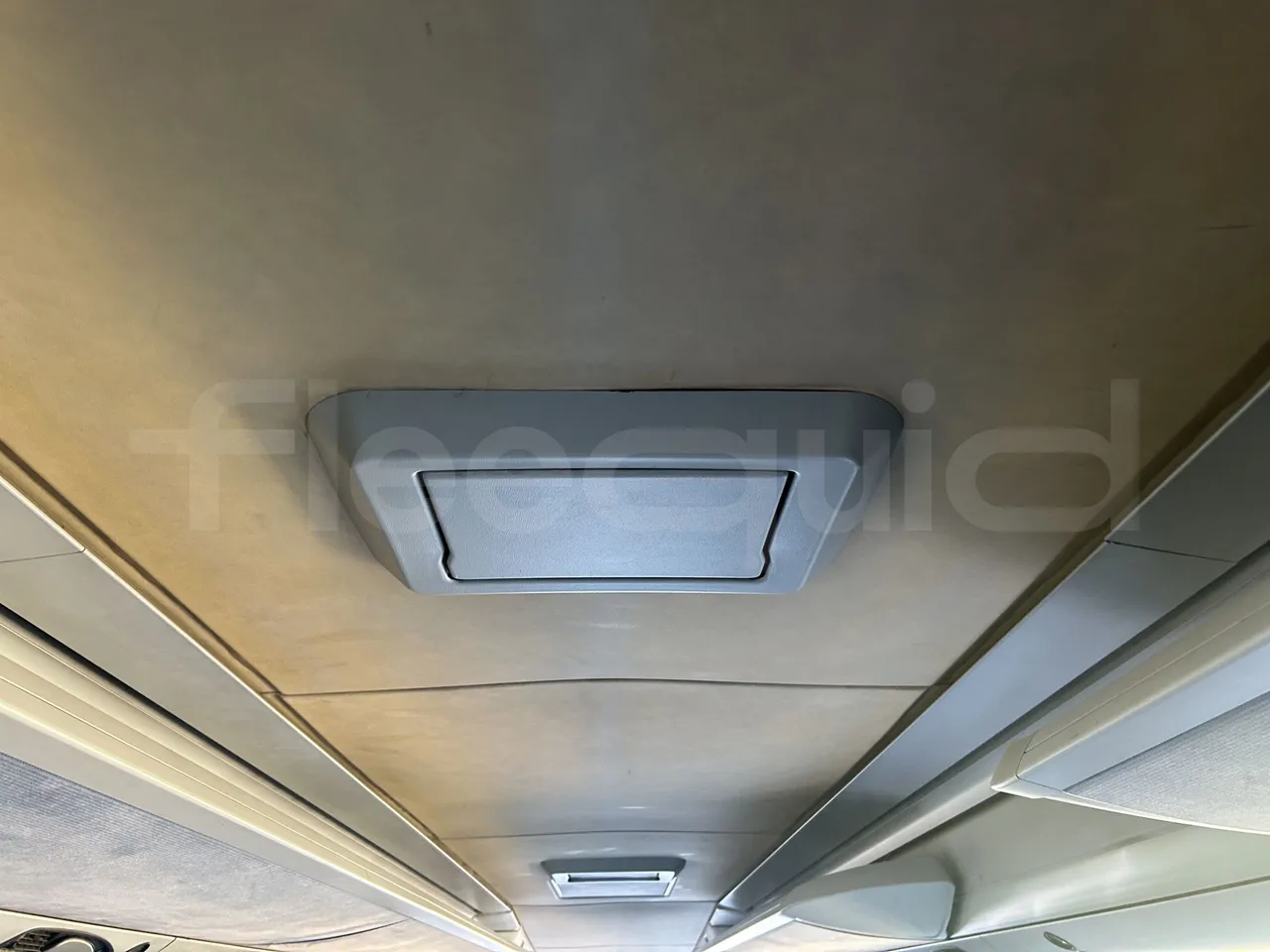 Setra S415 - Monitor