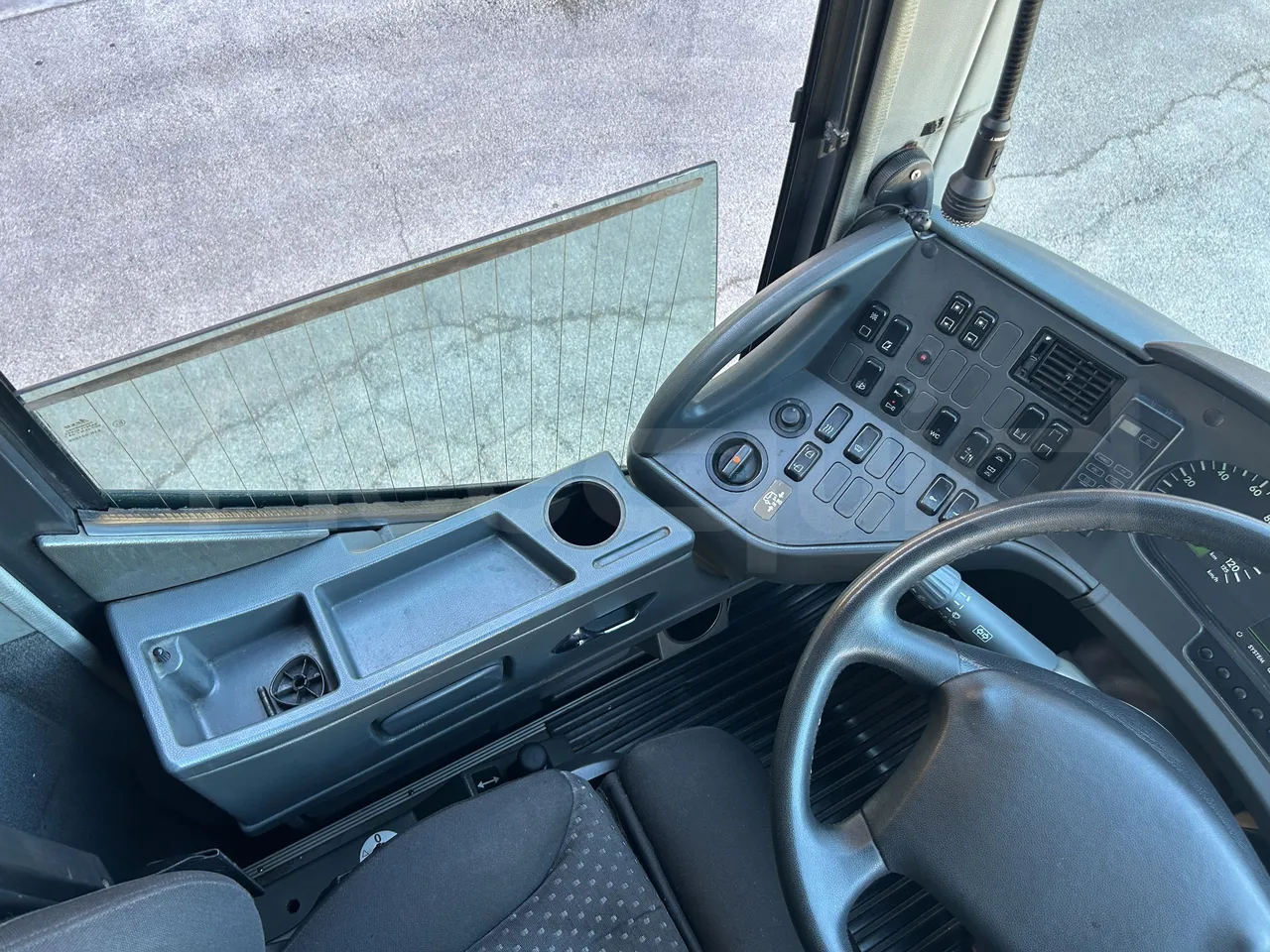 Setra S415 - Onboard Device 3 Left Side