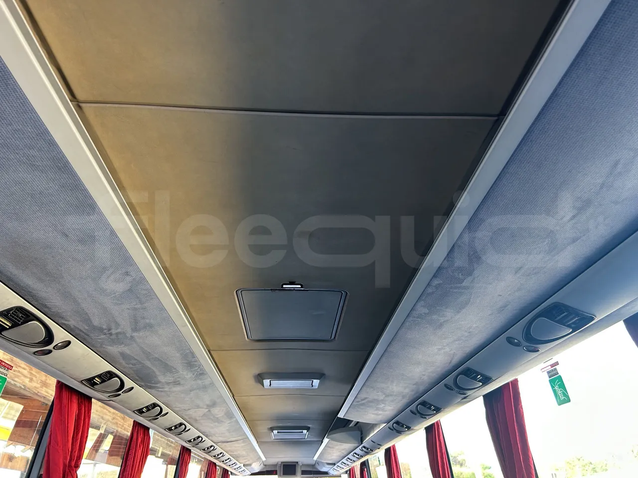Setra S415 - Overhead Compartments