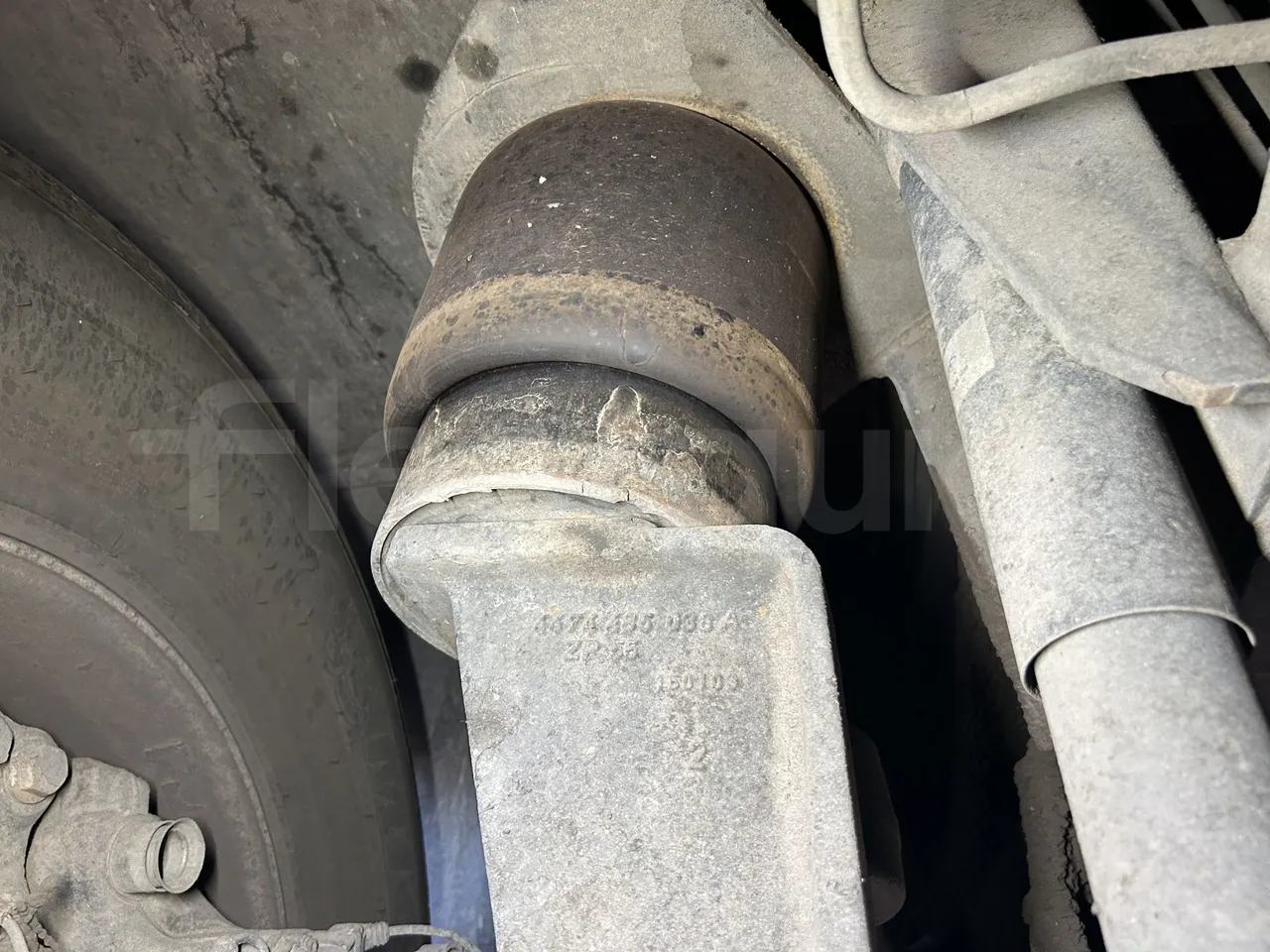Setra S415 - Third Axle First Air Springs Right Side