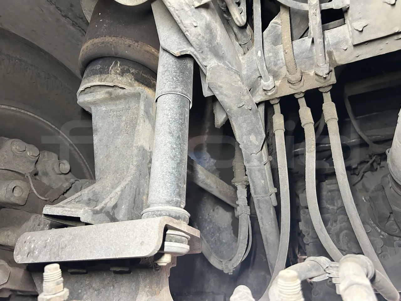 Setra S415 - Third Axle First Shock Absorbers Right Side