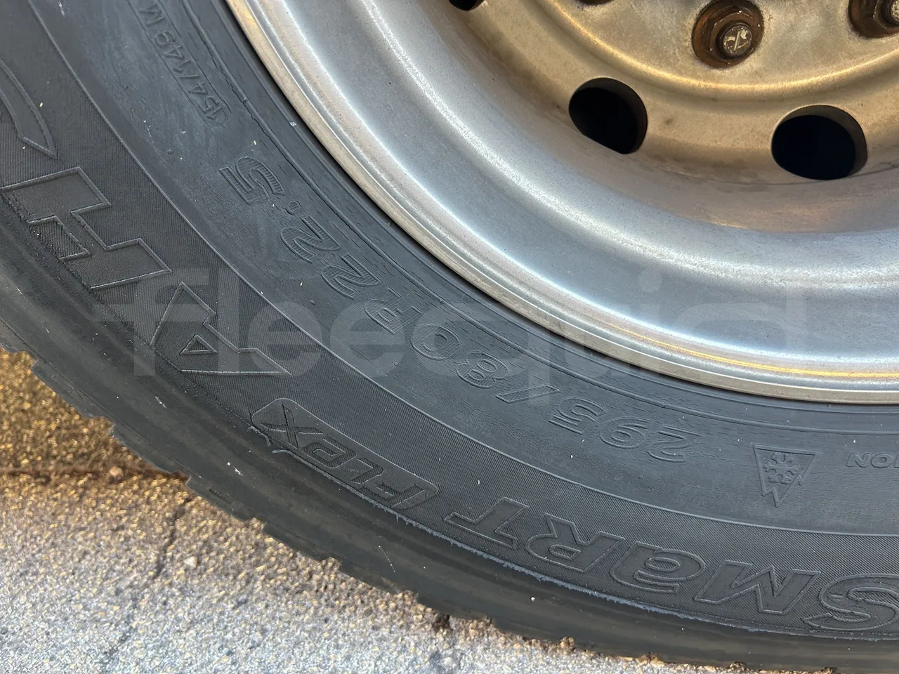 Setra S415 - Second Axle Left Side: Tyre Size