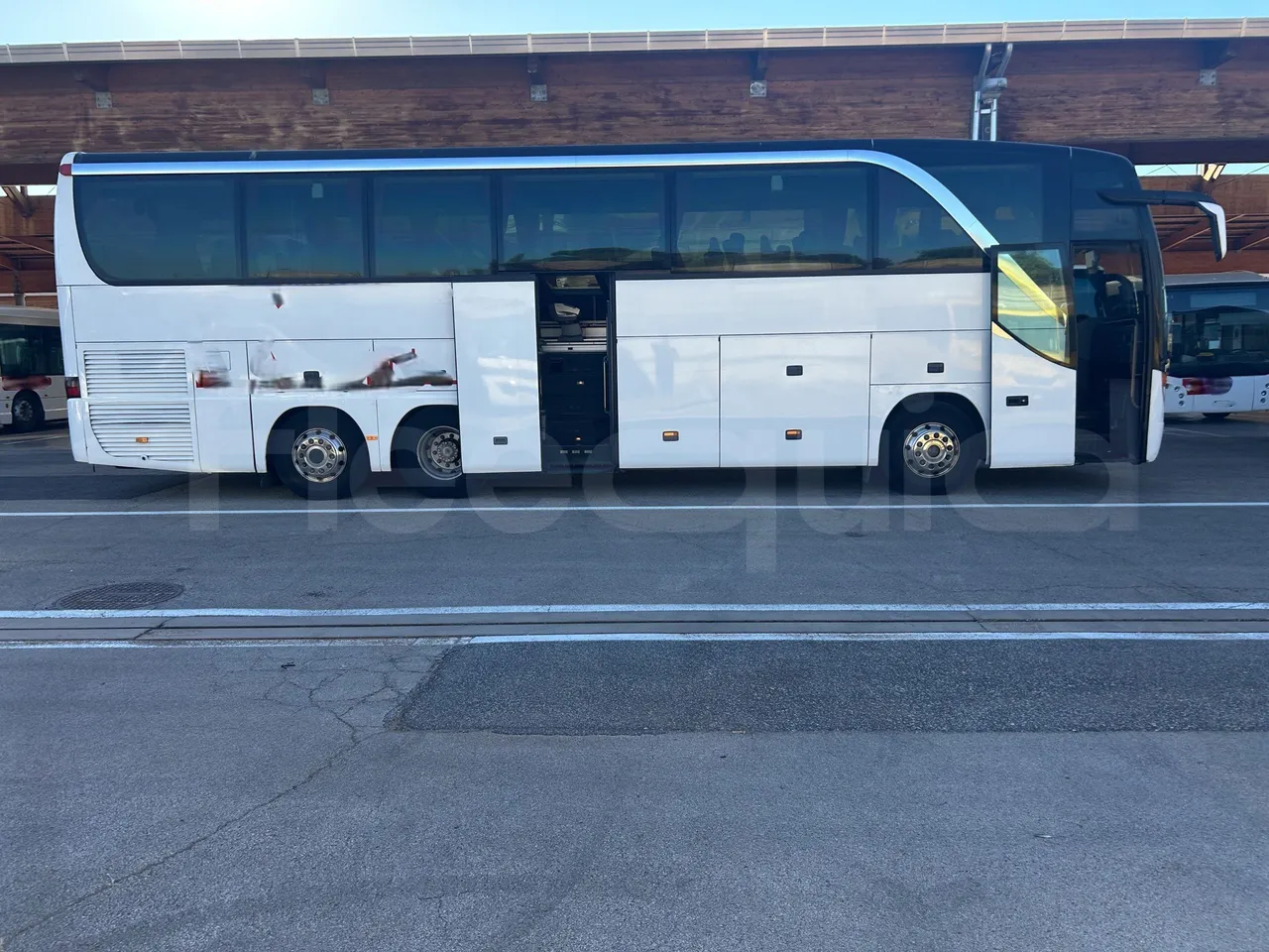Setra S415 - Right Side Doors Open