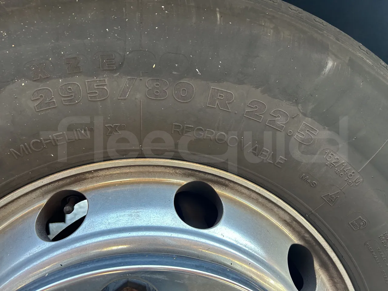 Setra S415 - Third Axle Left Side: Tyre Size