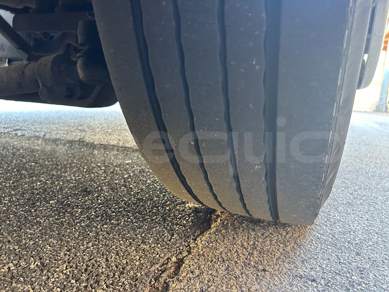 Setra S415 - Third Axle Left Side: Tyre Tread
