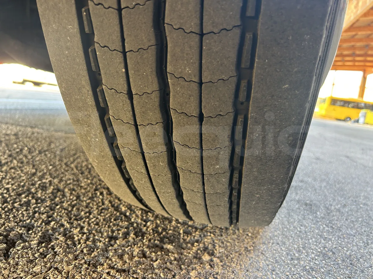 Setra S415 - First Axle Left Side: Tyre Tread