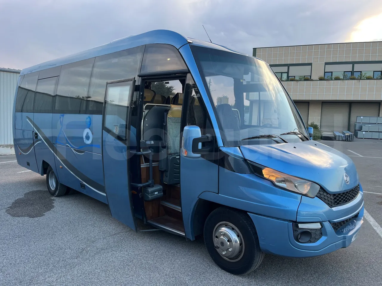 Iveco Daily - 3/4 Front Right Side Doors Open