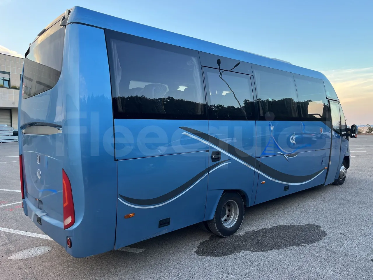Iveco Daily - 3/4 Rear Right Side