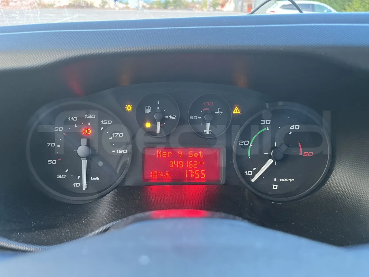 Iveco Daily - Dashboard Engine On