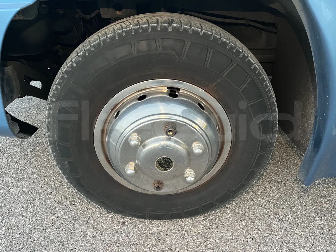 Iveco Daily - First Axle Left Side: Complete Tyre
