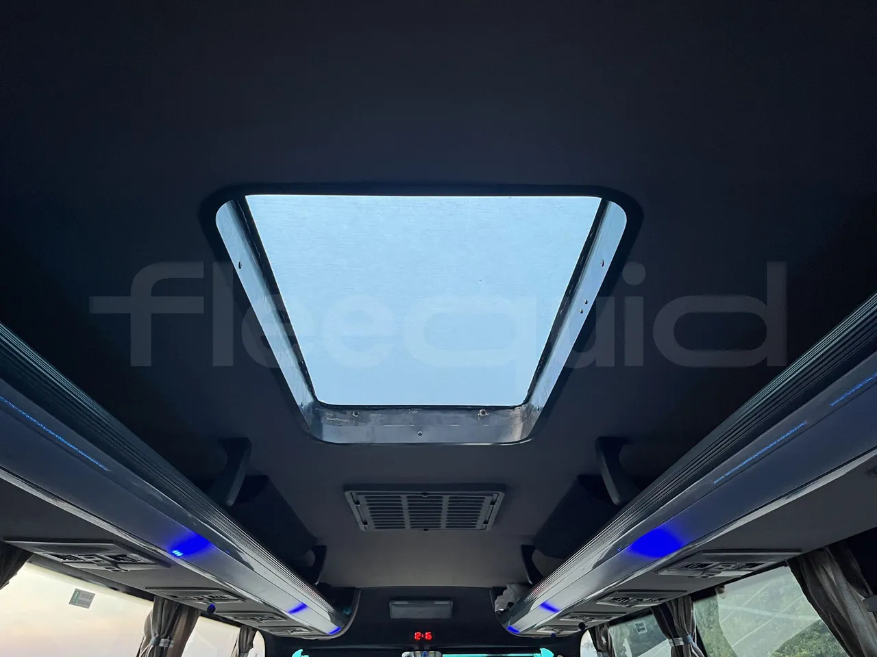 Iveco Daily - Roof Hatch 1